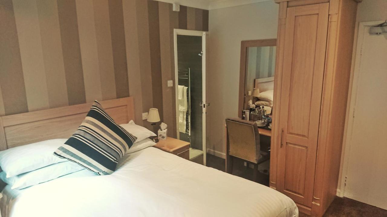 Oxwich Bay Hotel Свонсі Екстер'єр фото